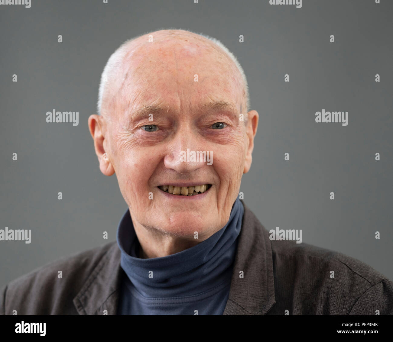 Edimburgo, Scozia, Regno Unito; 16 Agosto, 2018. Nella foto; Richard Holloway, FRSE è uno scrittore scozzese, emittente e chierico. Egli fu Vescovo di Edimburgo dal 1986 al 2000 e Primus della Chiesa Episcopale Scozzese dal 1992 al 2000. Il suo libro "L'attesa per l'ultimo bus' è una riflessione sul sipario finale di mortalità che tutti dobbiamo affrontare. Foto Stock