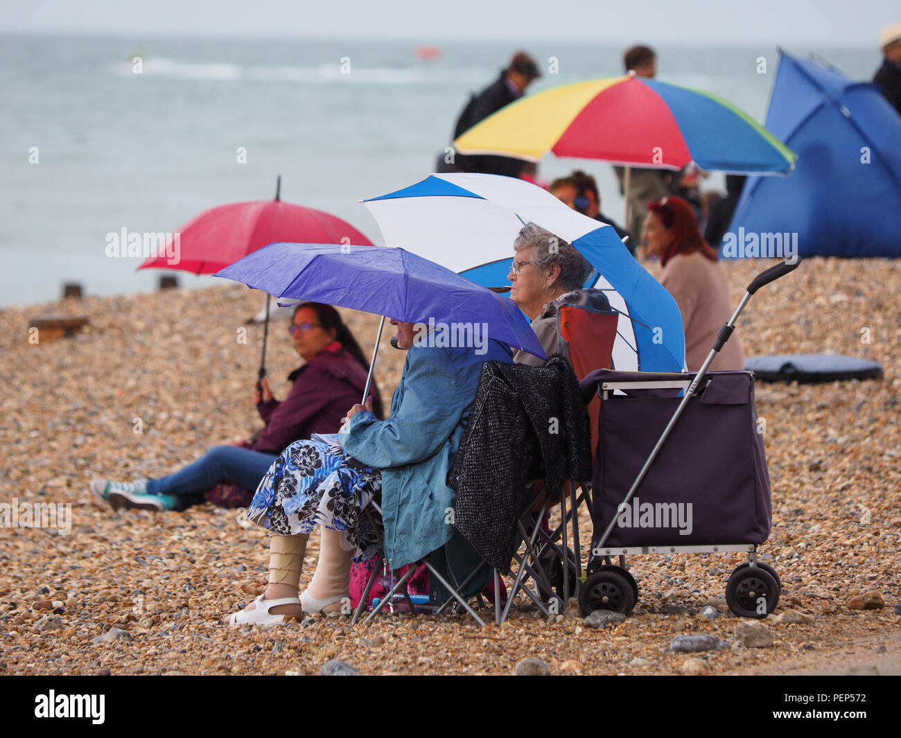 Eastbourne, Regno Unito. 16 Ago, 2018. Regno Unito Meteo: un giorno di Spesse nuvole grigie e pioggia a Eastbourne. Credito: James Bell/Alamy Live News Foto Stock