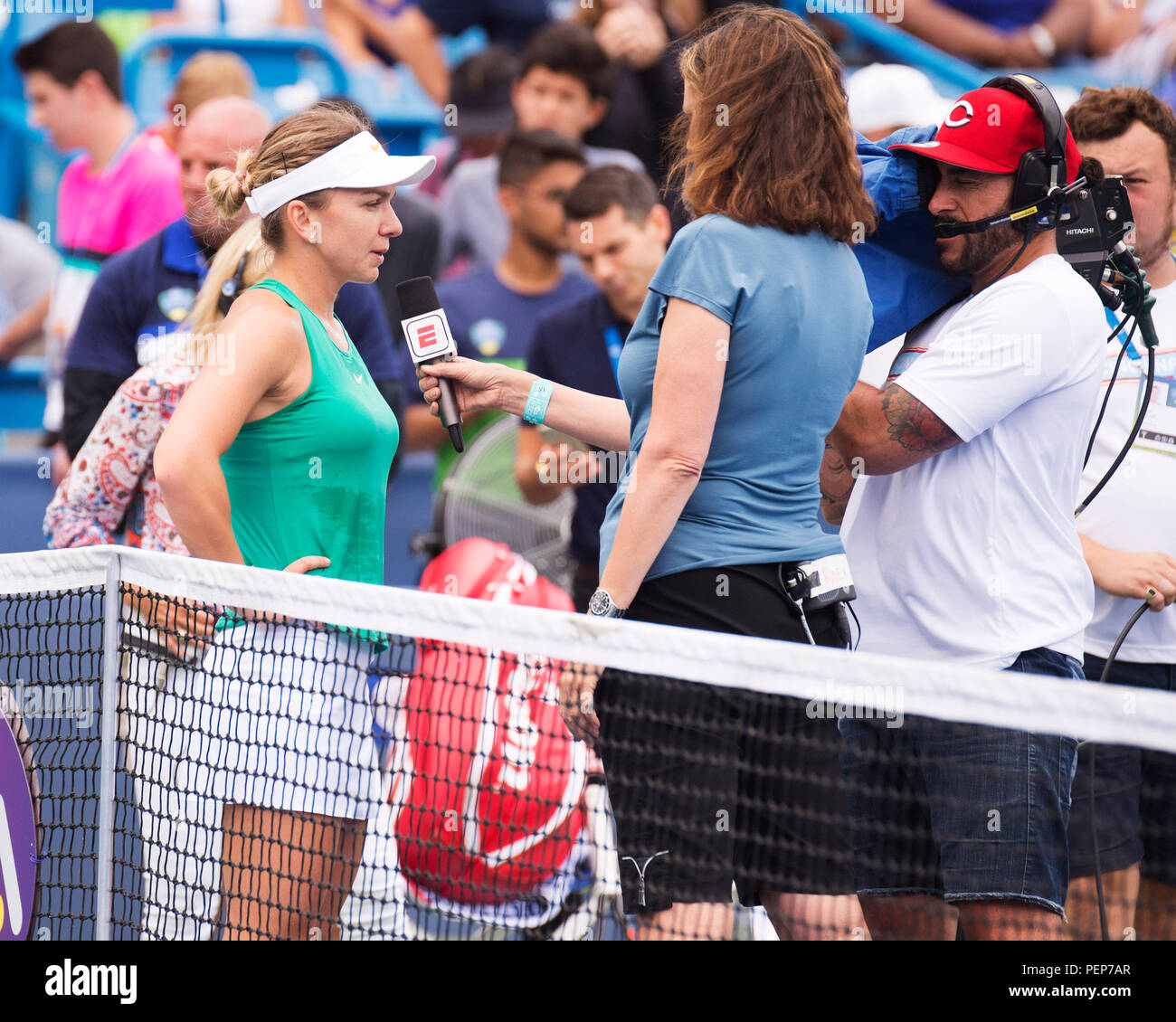 Ohio, Stati Uniti d'America. Agosto 16, 2018: la stampa interviste Simona Halep (ROU) per la sua vittoria su Aijla Tomljanovic (AUS) a sud occidentali in aperto Mason, Ohio, Stati Uniti d'America. Brent Clark/Alamy Live News Foto Stock
