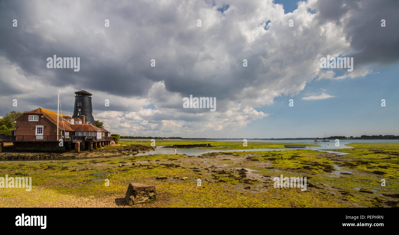 Langstone Mill, porto di Chichester, West Sussex, Regno Unito Foto Stock