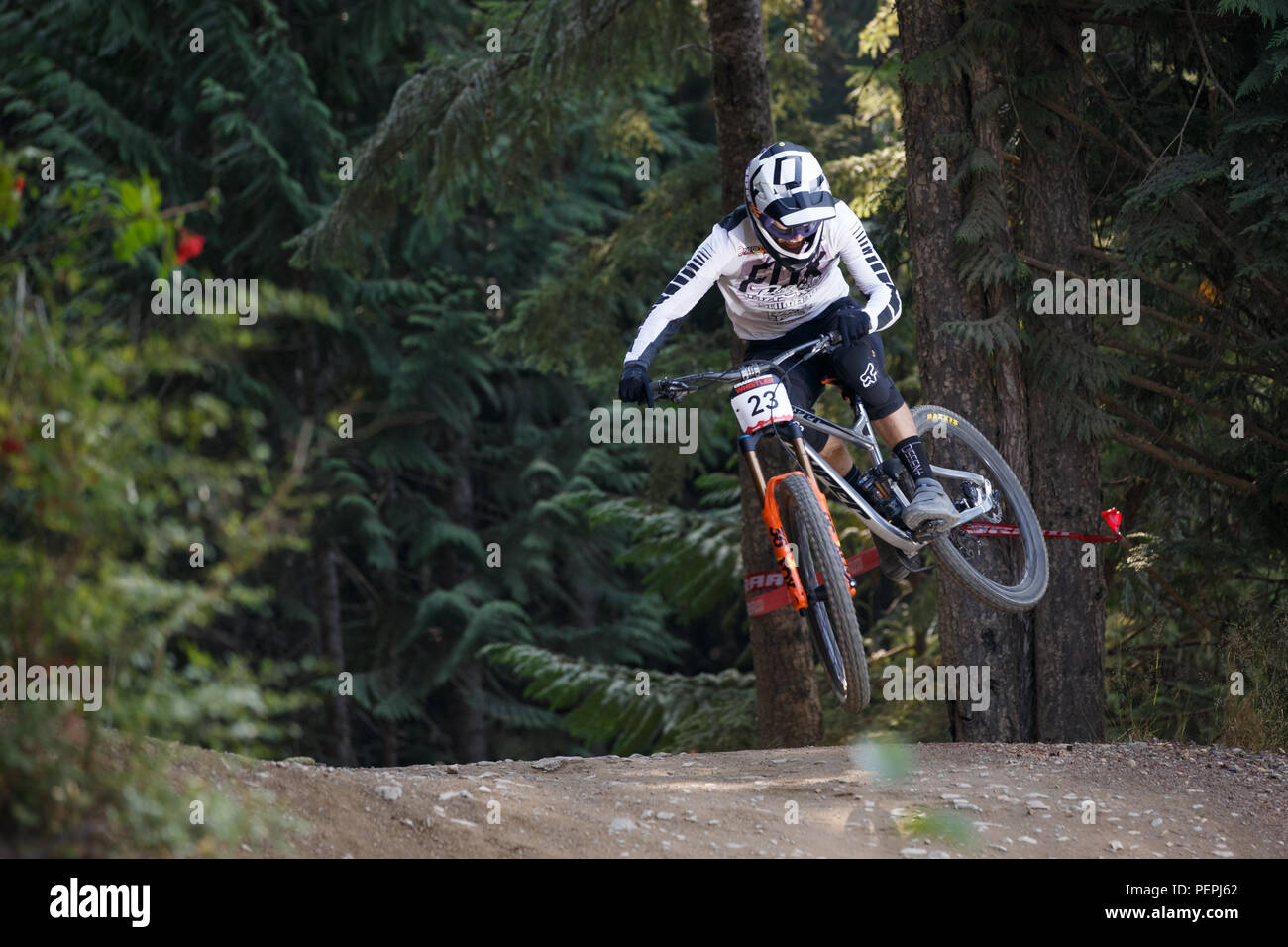 Bas Van Steenbergen (USA) in sella al terzo posto nel 2018 pro uomini Crankworx Fox Air DH concorrenza in Whistler, BC, Canada. Agosto 15, 2018. Foto Stock