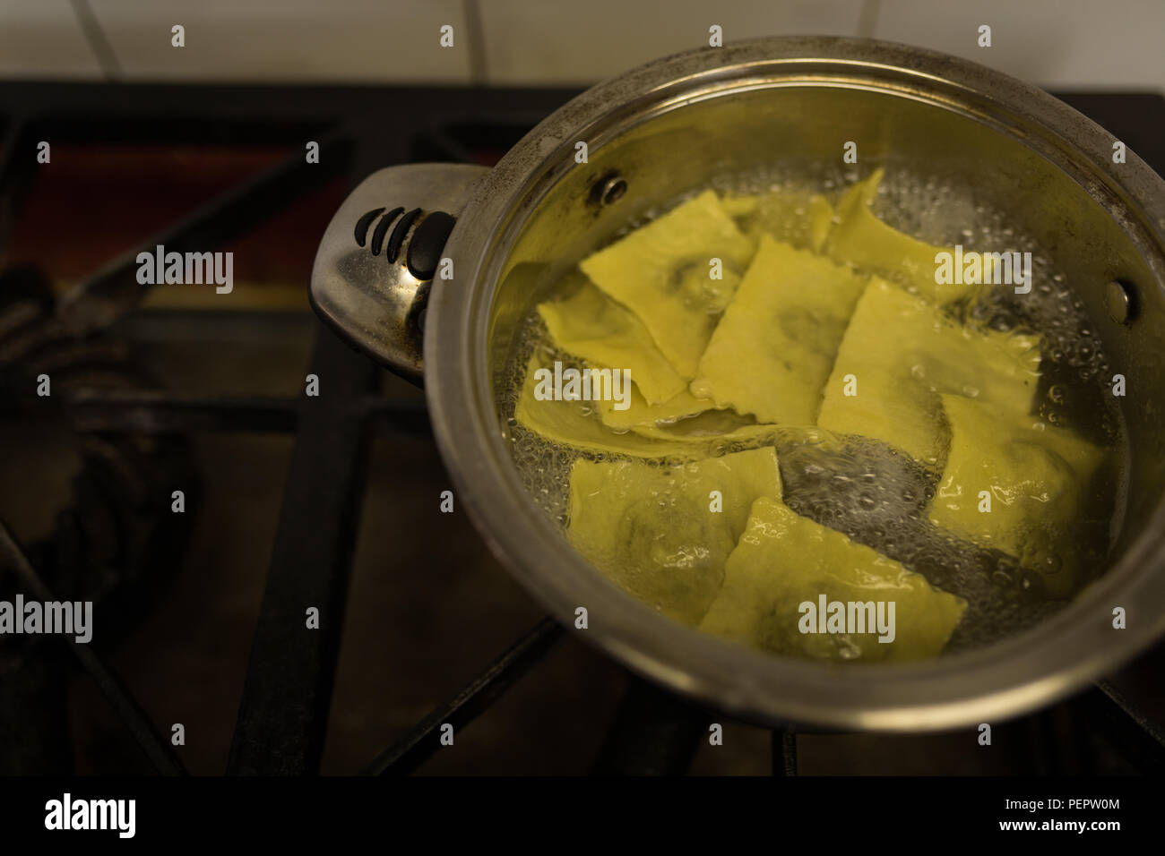 Pasta essere fritti in padella a forno Foto Stock