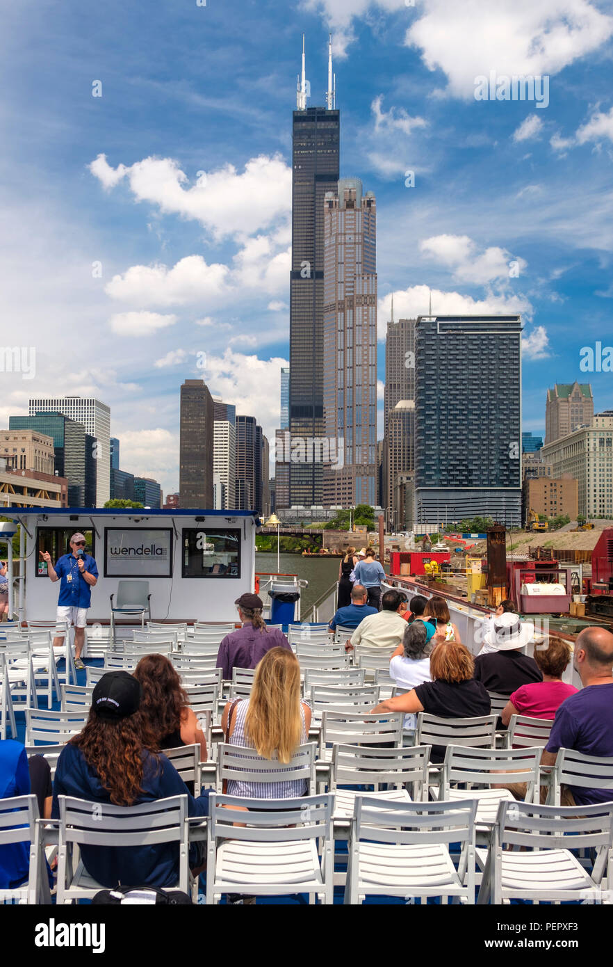 Chicago Arcitecture Tour in Barca con turistico e di guida sul Fiume di Chicago , Chicago, Illinois, Stati Uniti d'America Foto Stock