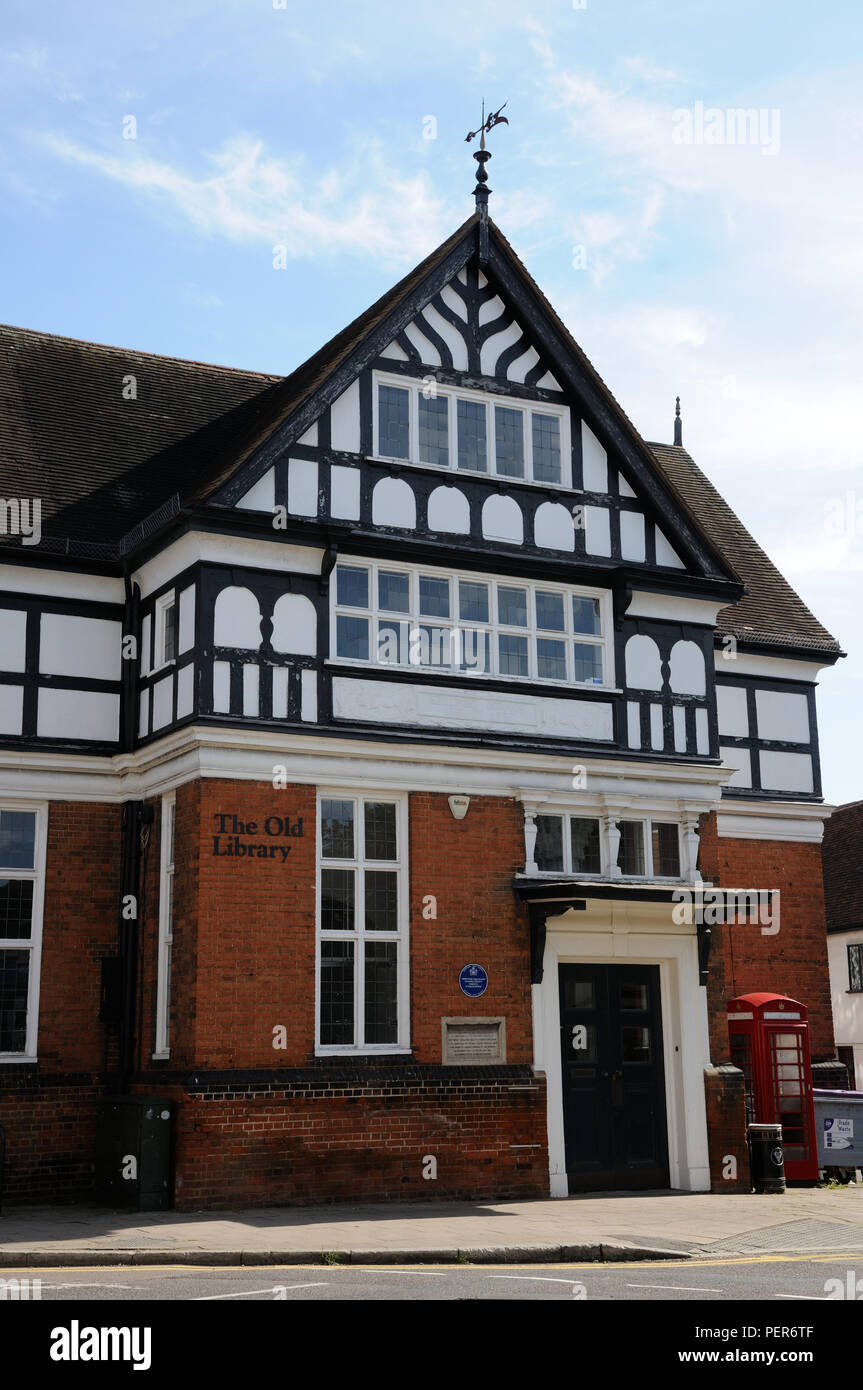 La vecchia libreria, Hertford, Hertfordshire. la biblioteca pubblica occupato questo edificio dal 1889-2011. è stato progettato da Sir Reginald Blomfield Foto Stock