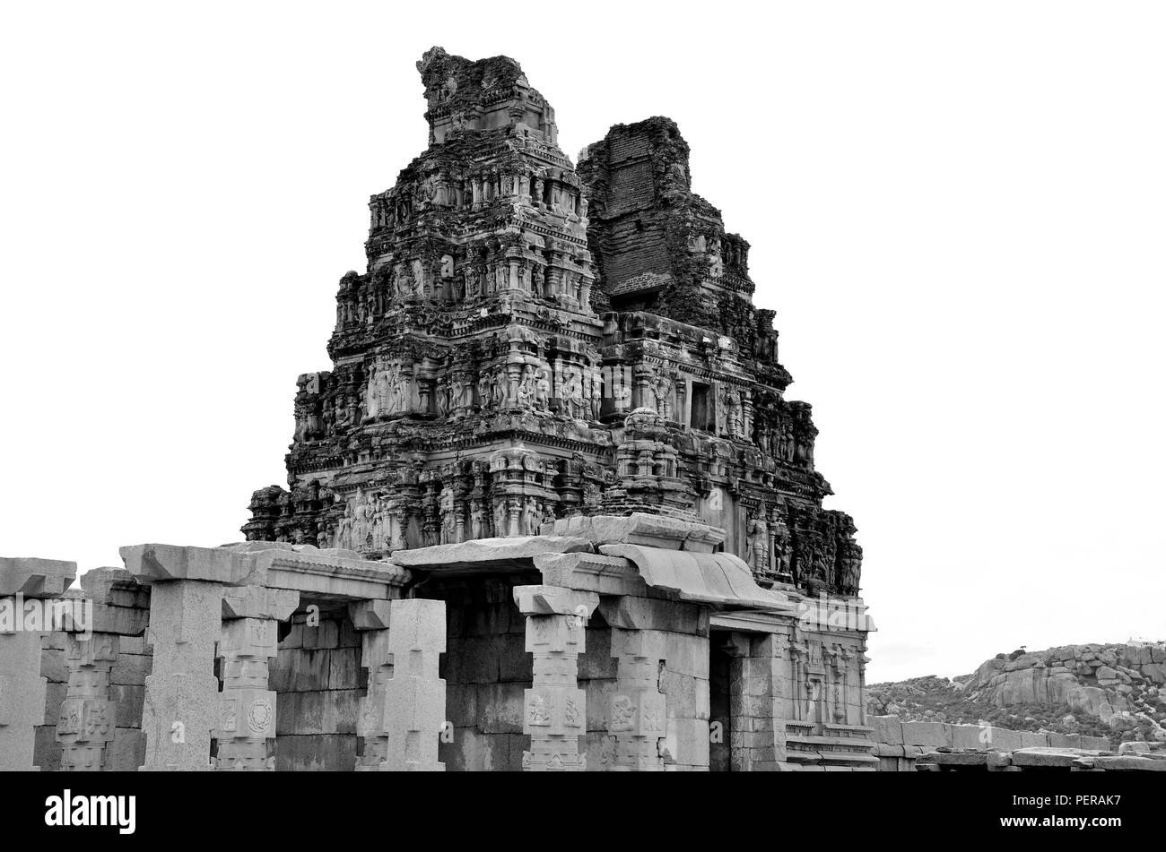 Darwaja intagliato, Vitthala tempio complesso, Hampi, Karnataka, India Foto Stock