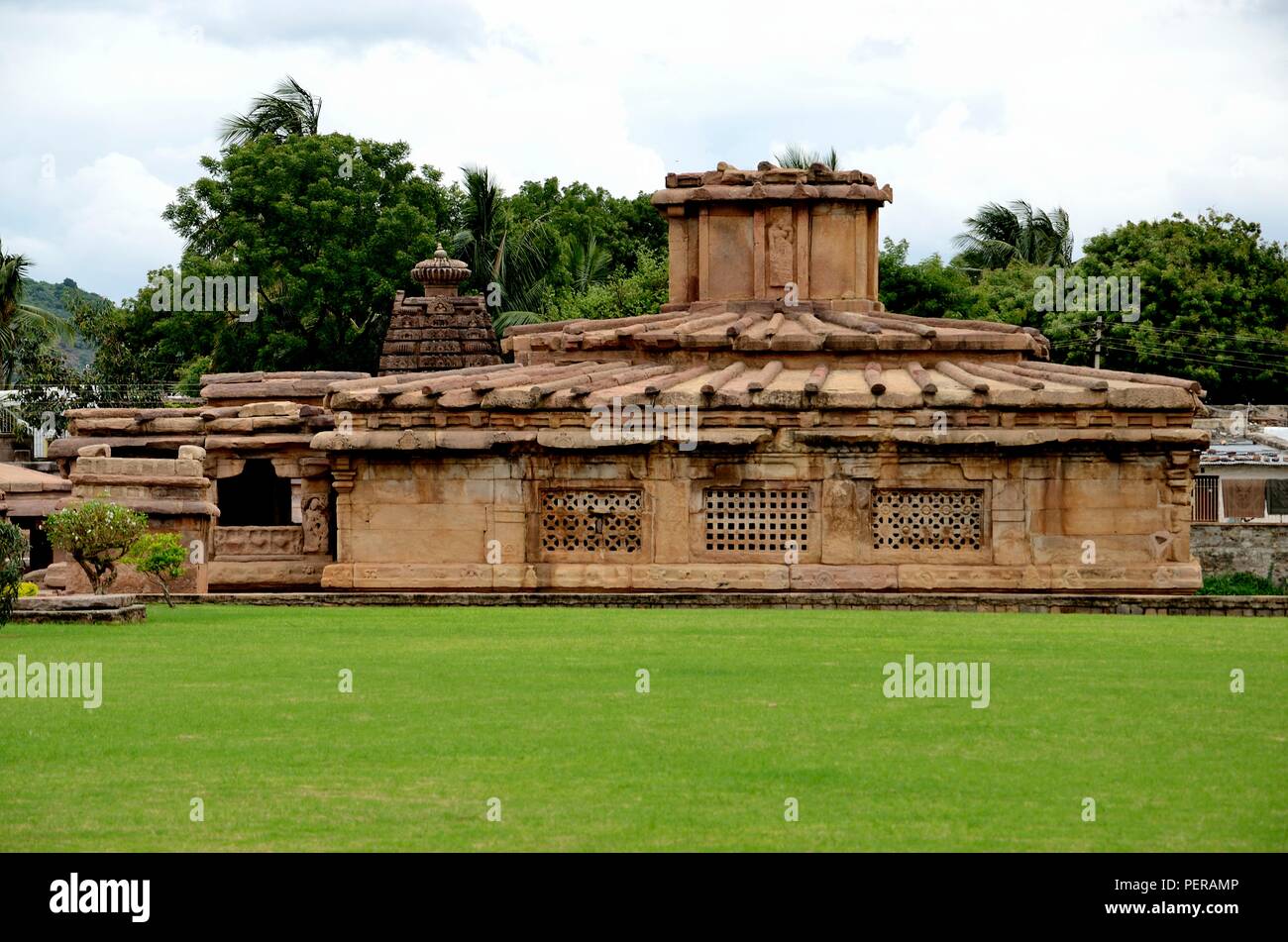 Piccoli templi, Durga tempio complesso, Aihole, Bagalkot, Karnataka, India Foto Stock