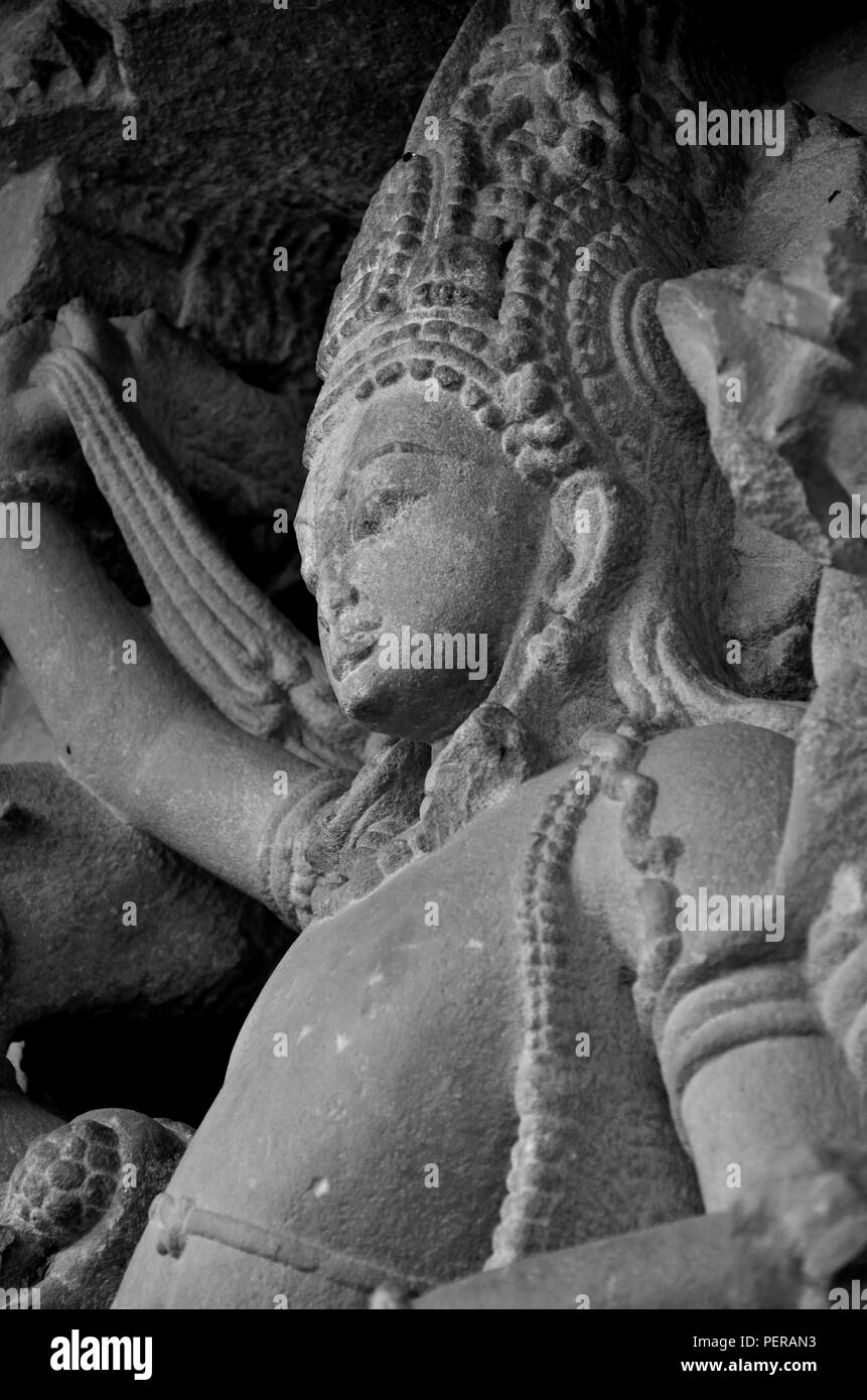 Idolo scolpito del Signore Shiva, Durga Temple, Aihole tempio complesso, Aihole, Karnataka, India Foto Stock