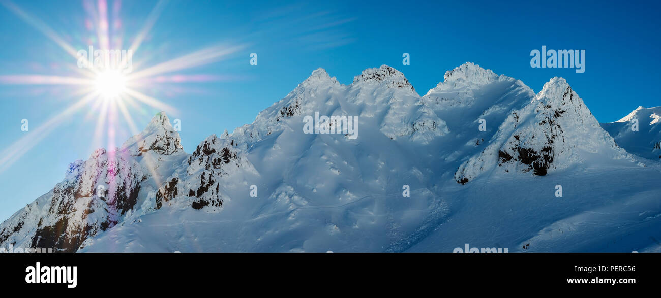 Coperta di neve i pinnacoli, Mt Ruapehu,, Tongariro National Park, Nuova Zelanda Foto Stock