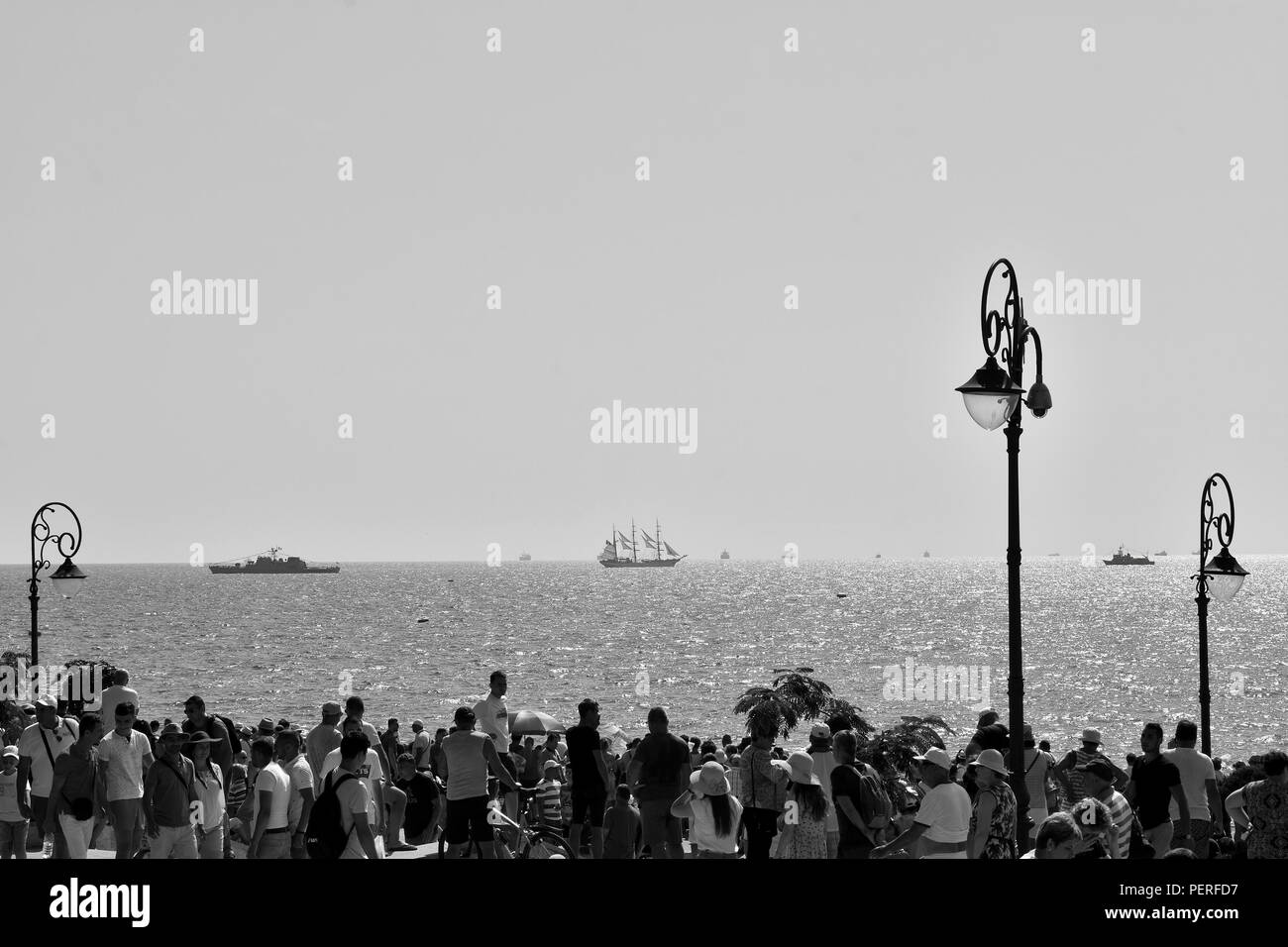 CONSTANTA, Romania - 15 agosto 2018. I turisti alla marina giorno 2018 evento sulla riva del Mar Nero , Constanta, Romania. Foto Stock