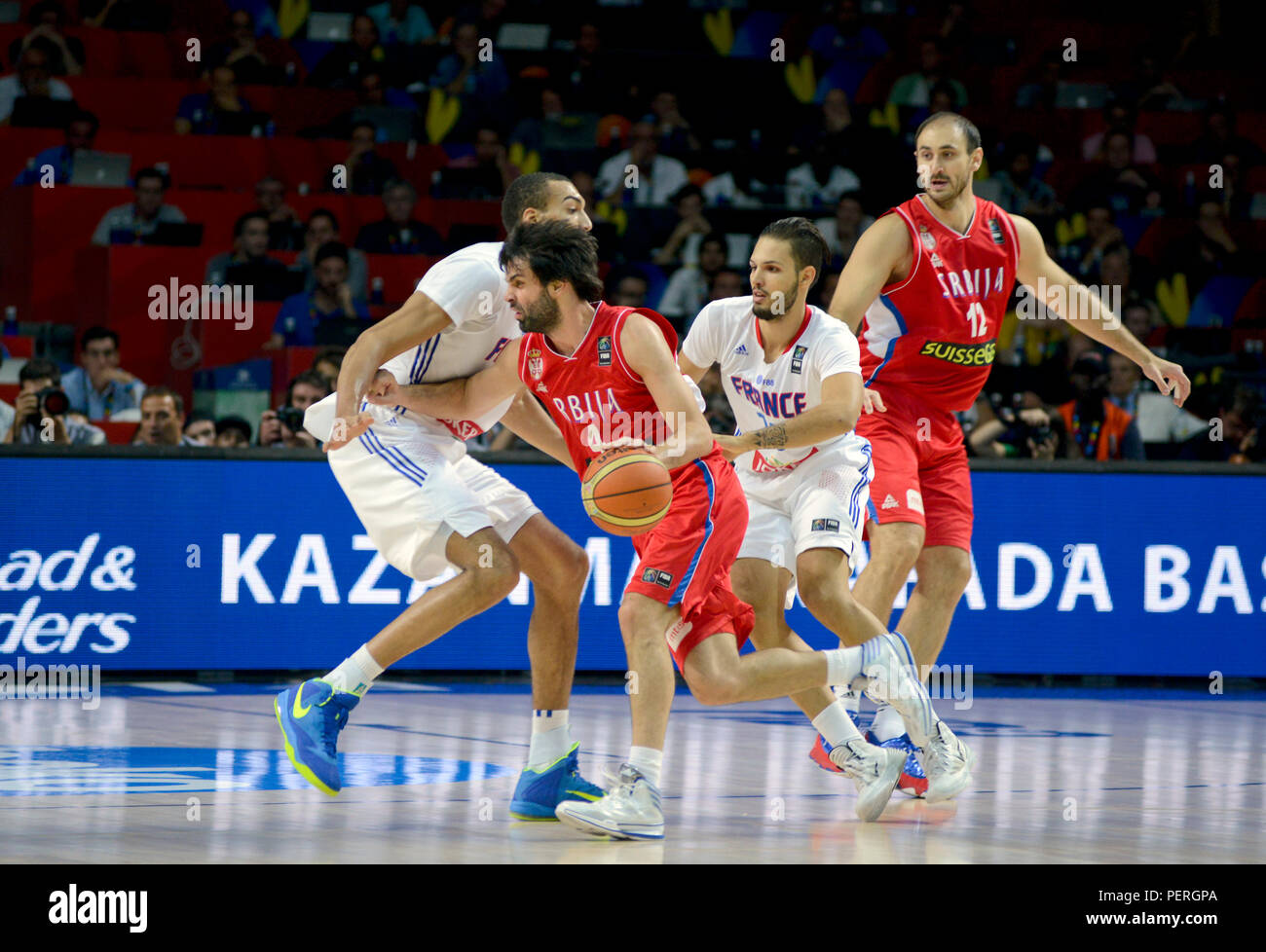 Milos Teodosic (Serbia) esegue il pick and roll di offesa. Pallacanestro FIBA World Cup, Spagna 2014 Foto Stock