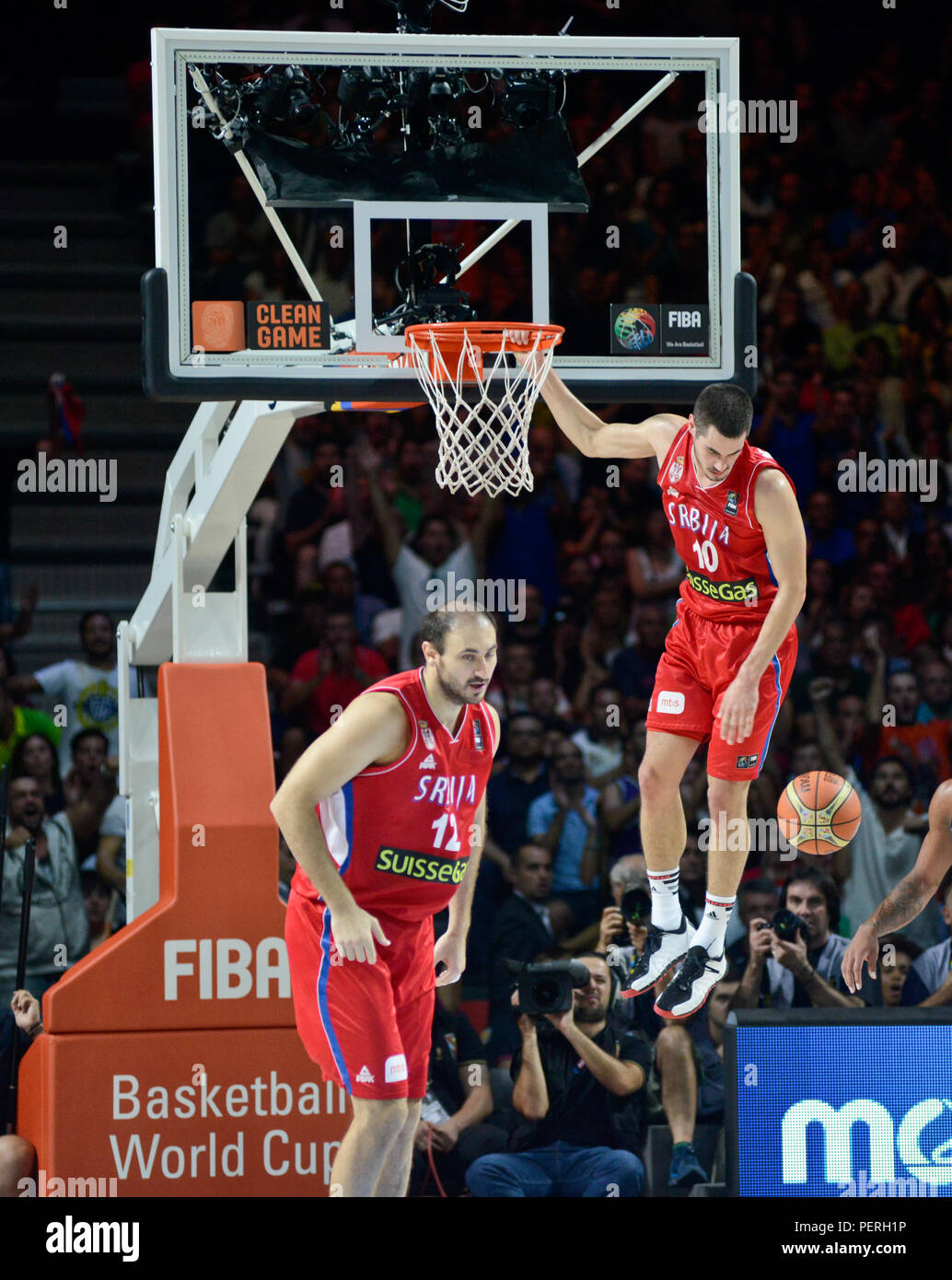 Nikola Kalinic (Serbia) dopo dunking. Pallacanestro FIBA World Cup, Spagna 2014 Foto Stock