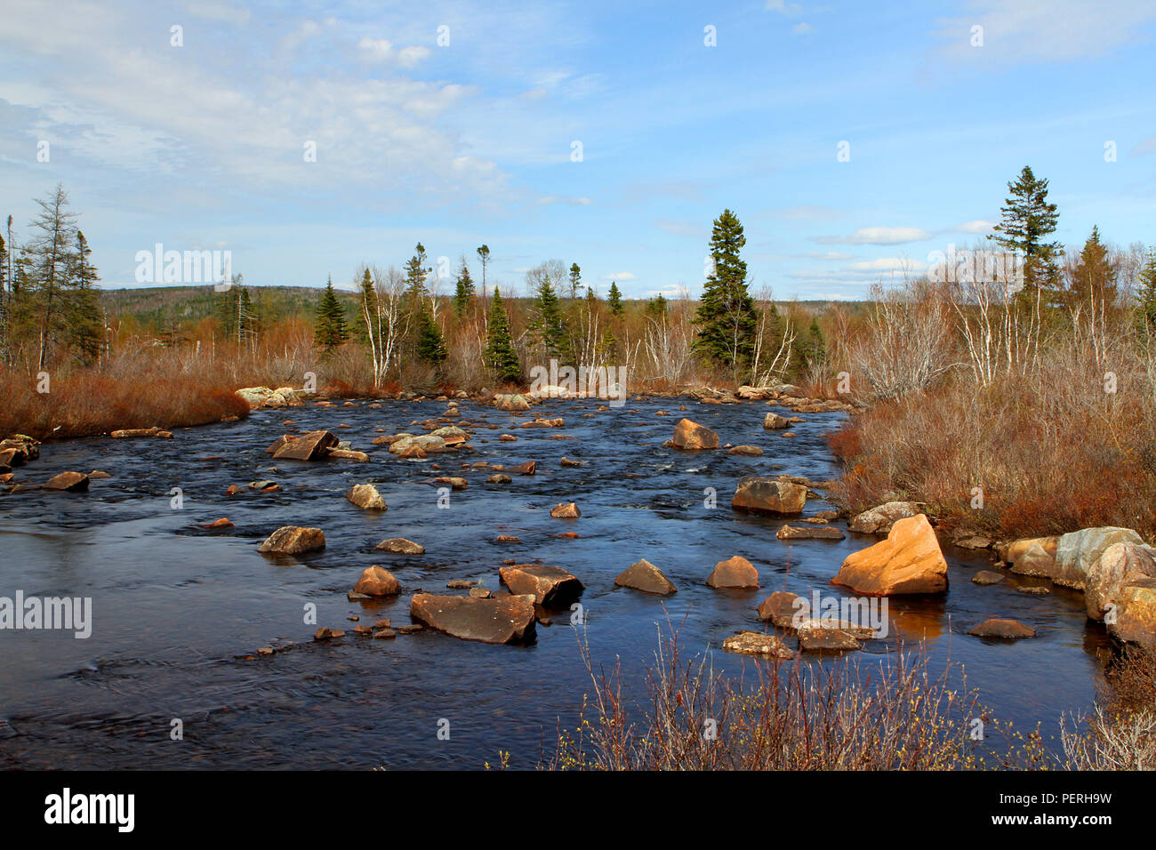 Travel Terranova, Rocky Brook lungo la Transcanada Highway in western Terranova. Foto Stock