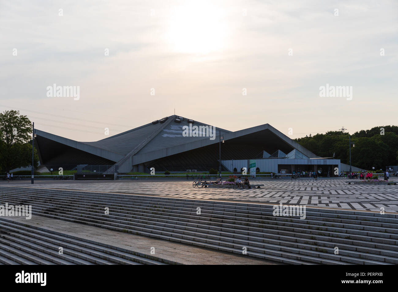 Komazawa palestra (Yoshinobu Ashihara, 1964), costruito per il 1964 Olimpiadi di estate; Komazawa Olympic Park, Tokyo, Giappone Foto Stock