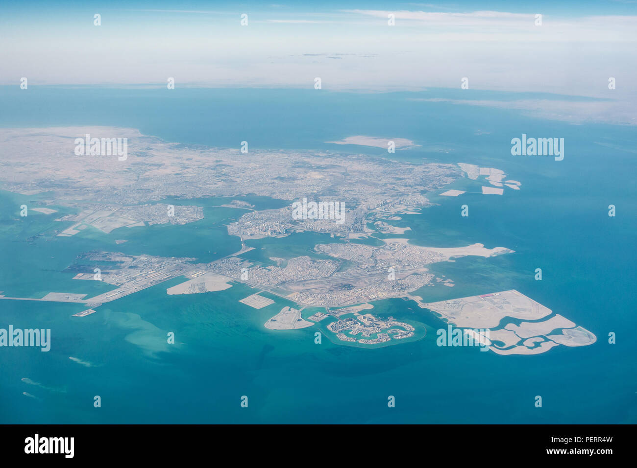 Alta altitudine veduta aerea della parte nord del Bahrain Foto Stock