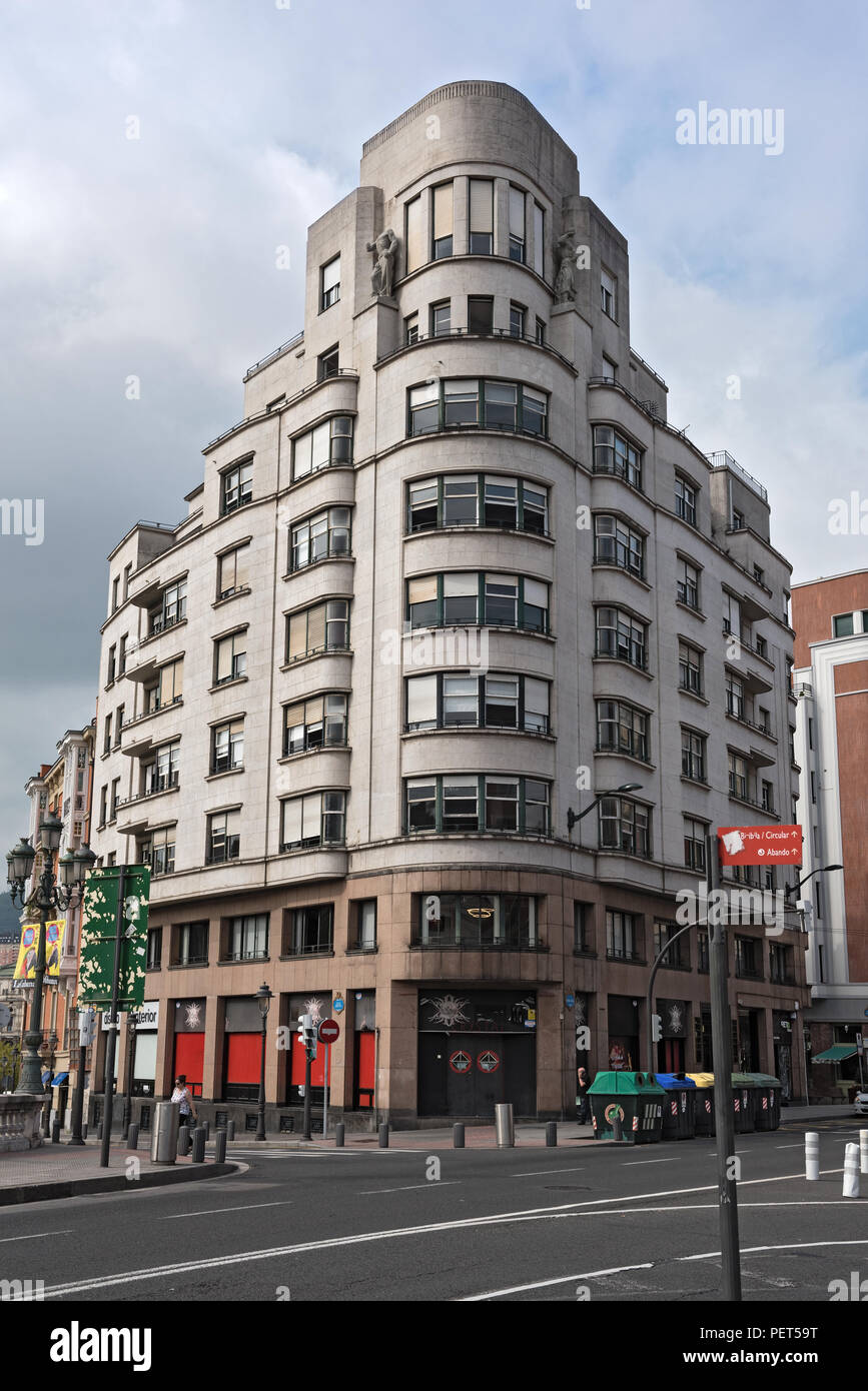 Bella tradizionali facciate di edificio storico di Bilbao, Spagna. Foto Stock