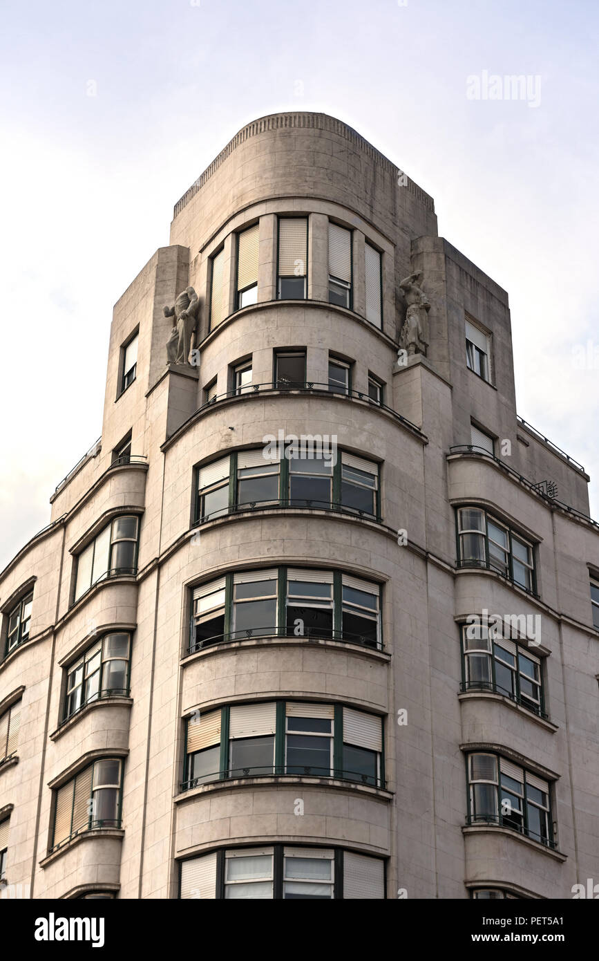 Bella tradizionali facciate di edificio storico di Bilbao, Spagna. Foto Stock