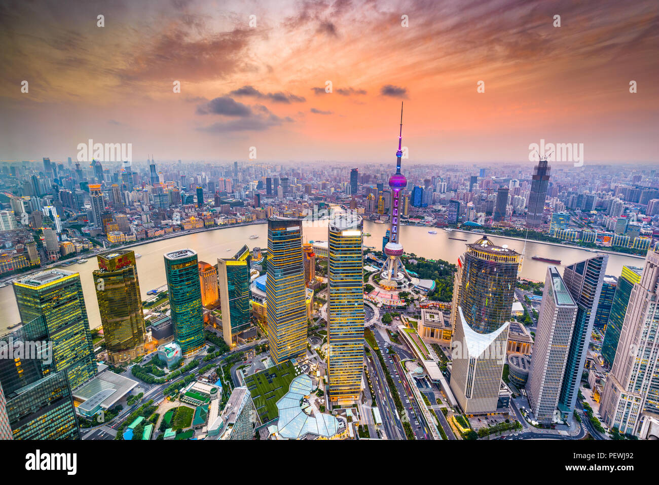 Shanghai, Cina aerial cityscape oltre il Distretto di Pudong. Foto Stock