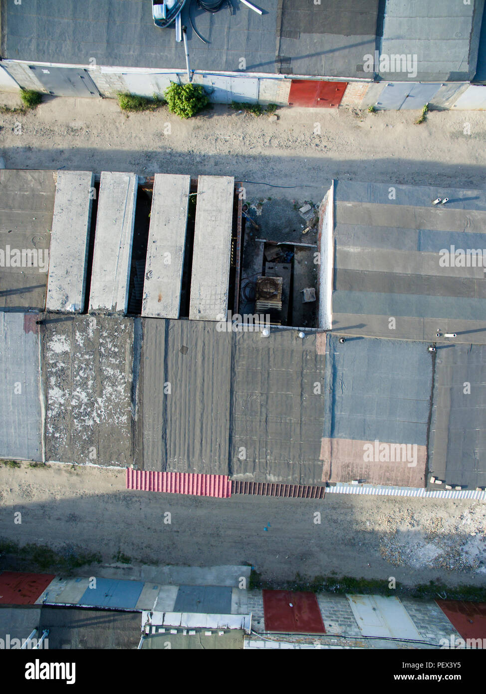 Il tetto del garage, vista dall'alto Foto Stock