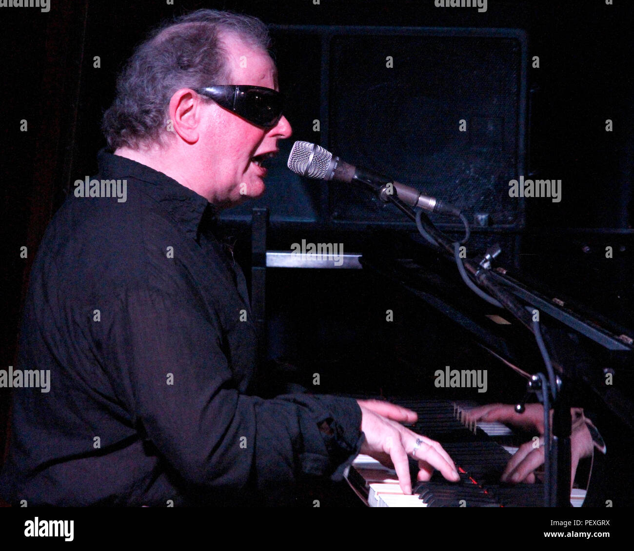 Lettore di tastiera e cantante Reg Webb a Londra, 606 Club Foto Stock