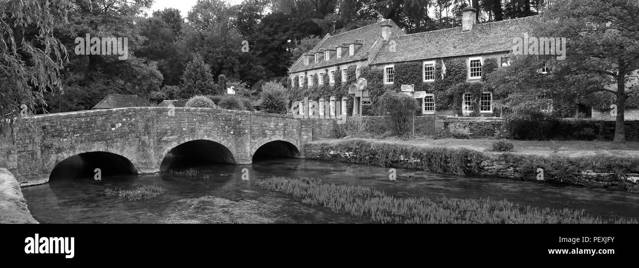 The Swan Hotel, Bibury village, Gloucestershire Cotswolds, England, Regno Unito Foto Stock