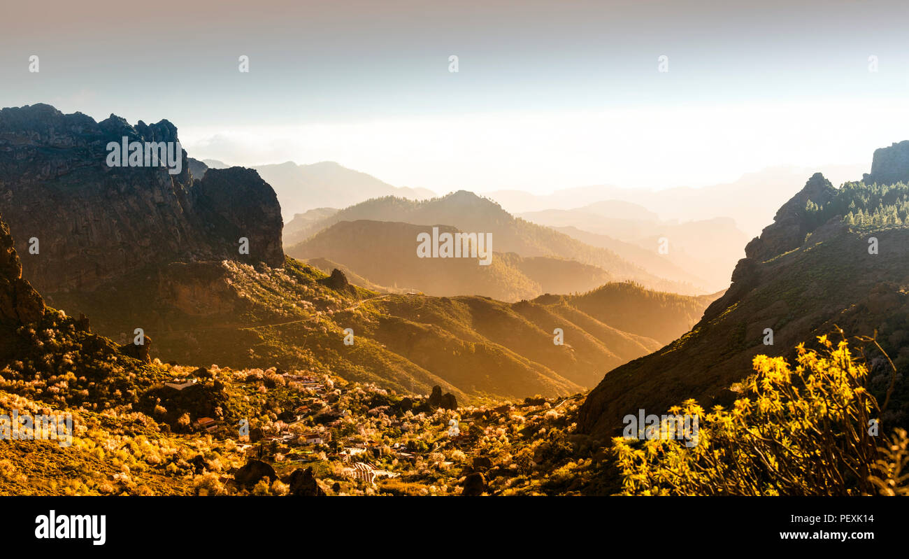 Incredibile natura vulcanica dell'isola di Gran Canaria, la foto è stata fatta più di 2000m alta Foto Stock