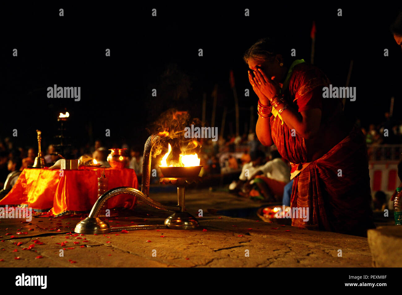 Haridwar Ganga Aarti cerimonia in Varanasi, Uttar Pradesh, India Foto Stock