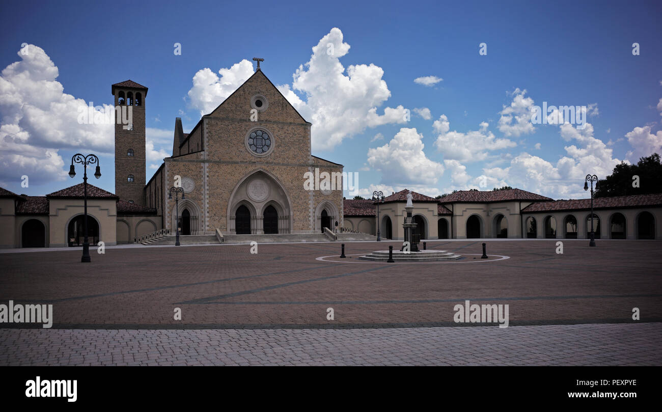 Santuario del Santissimo Sacramento di Nostra Signora degli Angeli Monastero, informalmente conosciuta come Santuario OLAM, è un prominente romana santuario Cattolico in AL Foto Stock