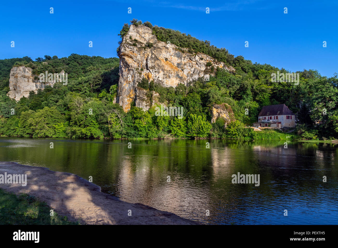 Paesaggio panoramico sul fiume Dordogna in Nouvelle-Aquitaine regione della Francia Foto Stock