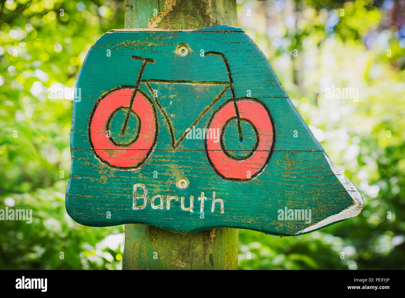 Seguire le indicazioni per il percorso in bicicletta a Baruth/Mark, distretto di Teltow-Flaeming, Brandeburgo, Germania, Europa Foto Stock