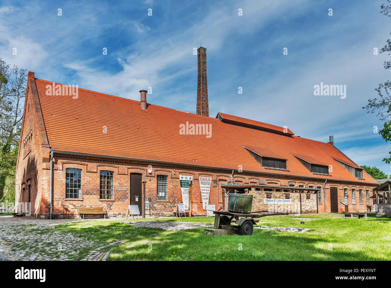 Nuovo edificio Glashuette nel museo village Baruther Glashuette, Baruth / Mark, distretto Teltow-Flaeming, Brandeburgo, Germania, Europa Foto Stock