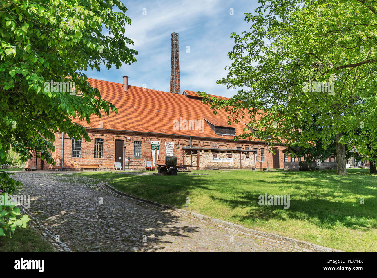 Nuovo edificio Glashuette nel museo village Baruther Glashuette, Baruth / Mark, distretto Teltow-Flaeming, Brandeburgo, Germania, Europa Foto Stock