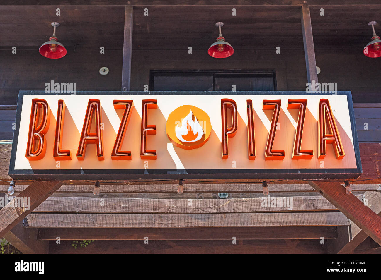 Blaze Pizza consegna Recensioni Isla Vista California Foto Stock