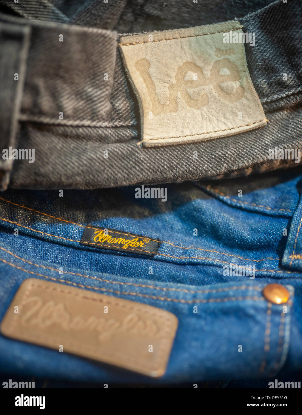 VF Corp. Wrangler e Lee jeans di marca in New York lunedì, 13 agosto 2018.  VF Corporation ha annunciato che saranno la filatura off loro denim  business, che include Wrangler e Lee