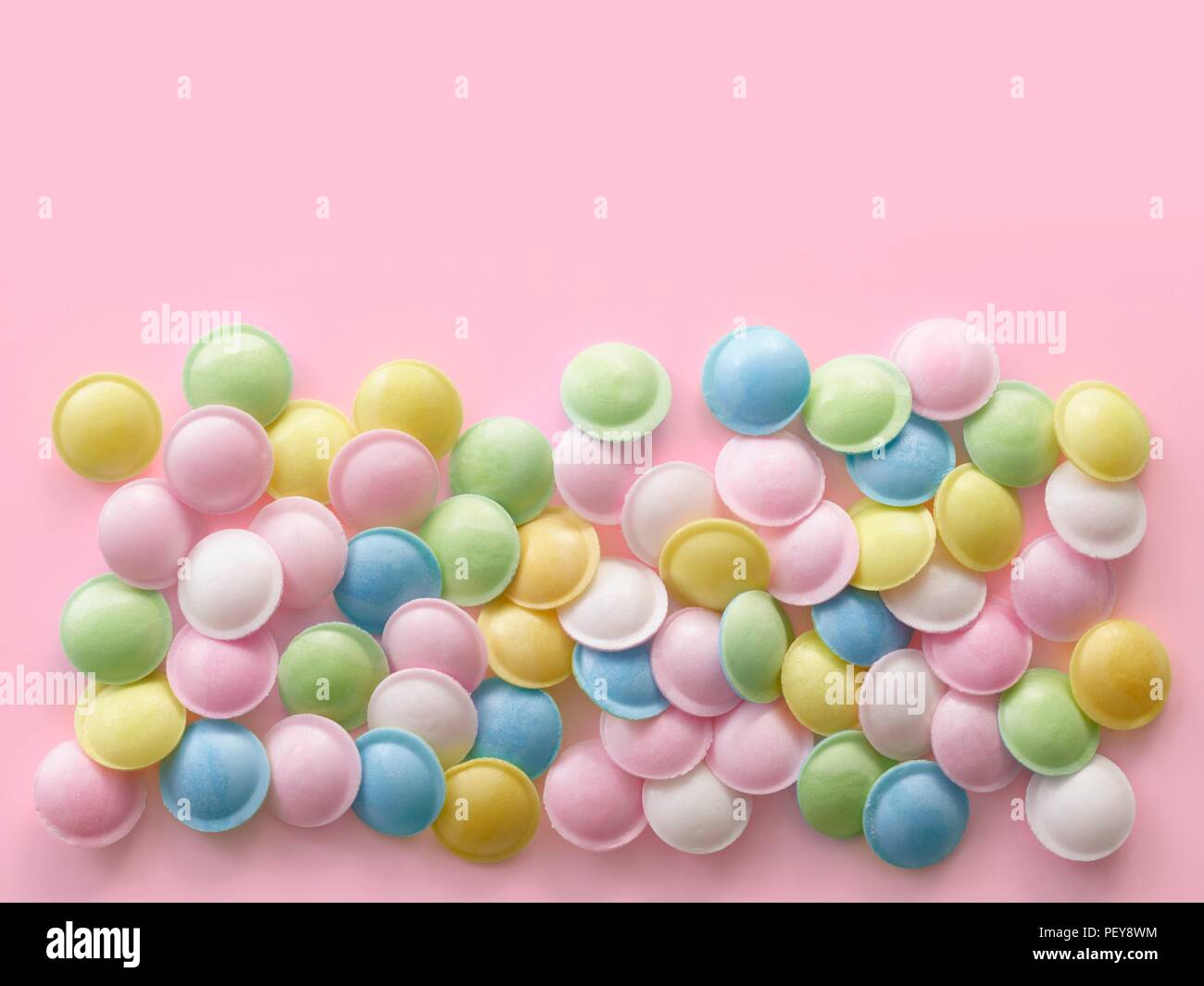 Caramelle di colore rosa immagini e fotografie stock ad alta risoluzione -  Alamy