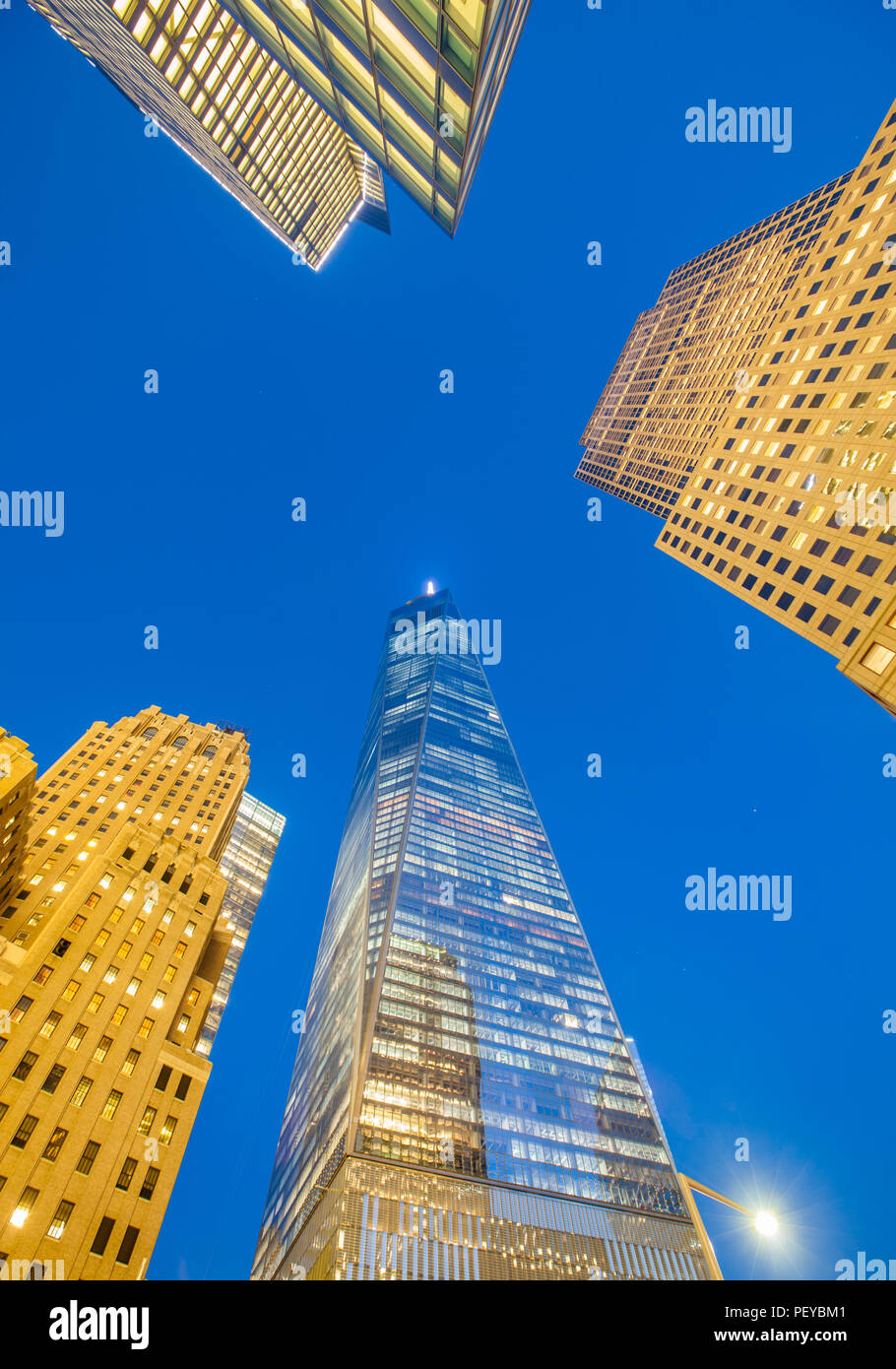 One World Trade Center e le torri circostanti. Foto Stock