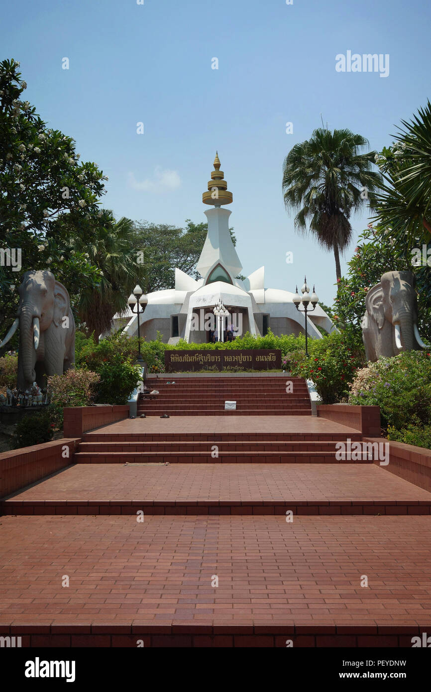 Luang Pu Khao Analayo immaginario umano Museo e monumento sacro, Wat Tham Kong tempio penna Nong Bua, Isaan, Thailandia Foto Stock