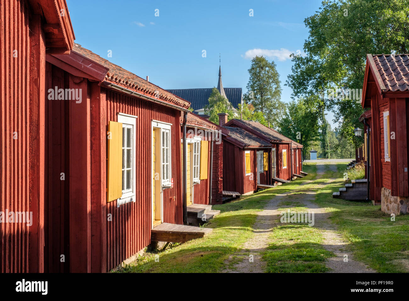 Chiesa Lövånger città nel nord della Svezia risale al XVII secolo e si compone di 117 case di cui molti sono usati per hostel alloggio. Foto Stock
