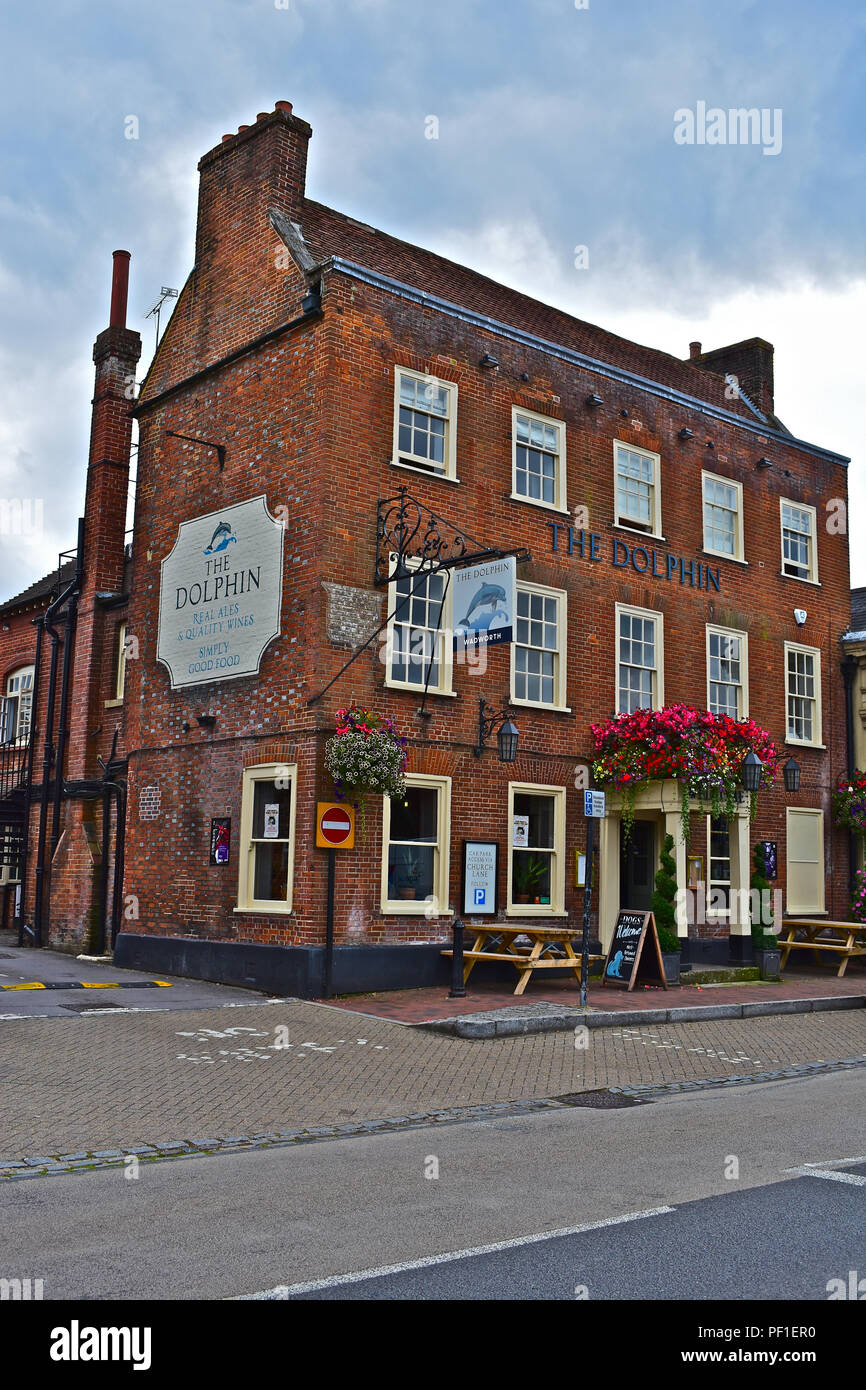 Il Dolphin Hotel è un tempo stabilito edificio georgiano situato nello storico villaggio di Botley, Southampton, Hampshire Foto Stock