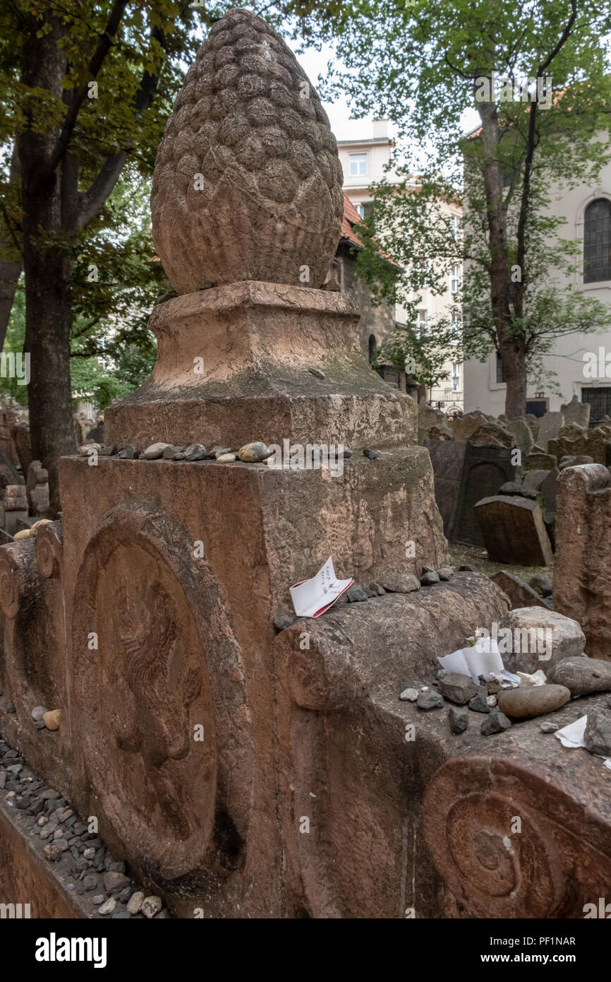 Il vecchio cimitero ebraico di Praga, Repubblica Ceca. Foto Stock