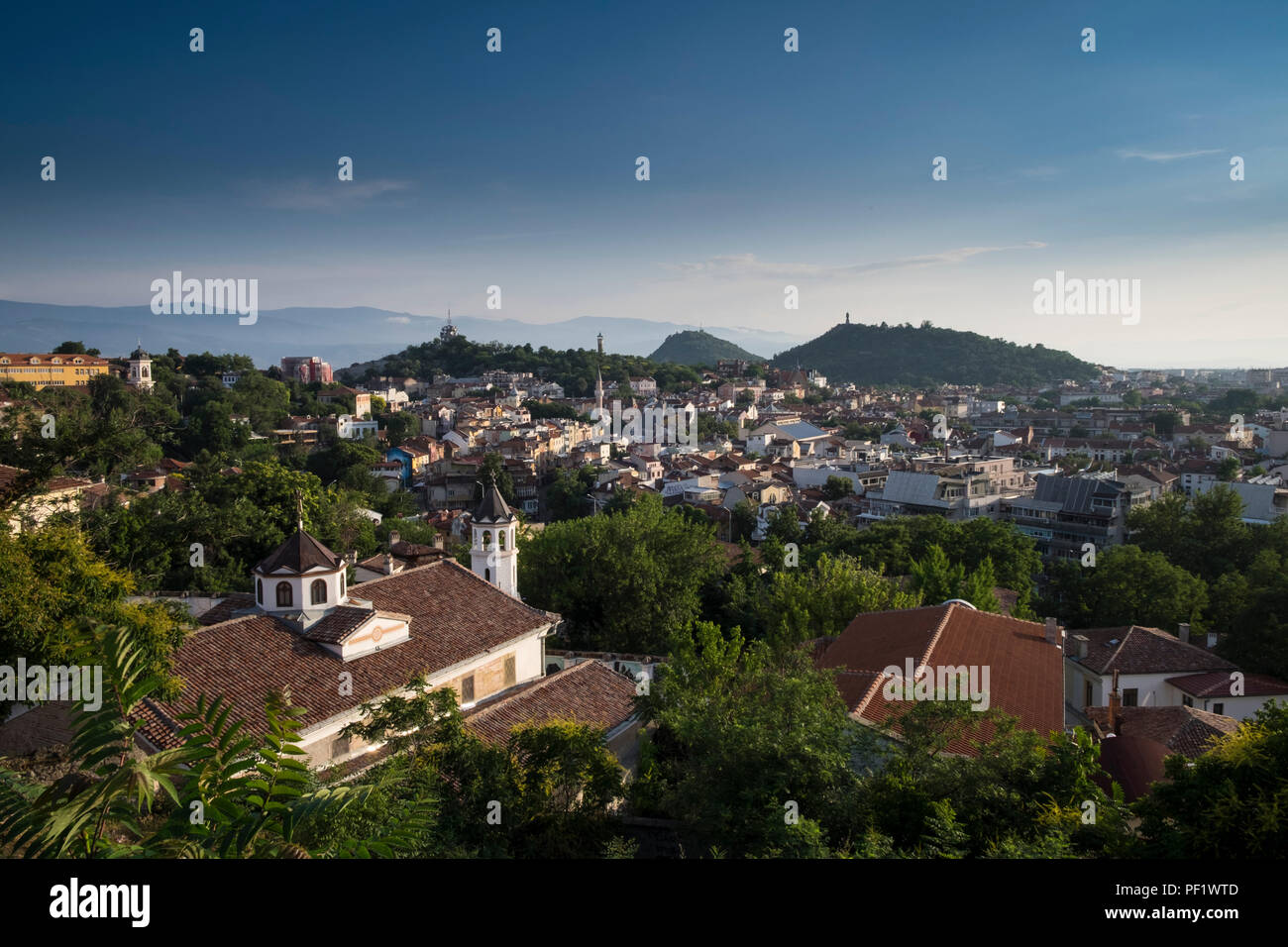 Una vista sopra la città vecchia di Plovdiv, Bulgaria, la seconda più grande città. La città sarà Capitale Europea della Cultura nel 2019. Foto Stock