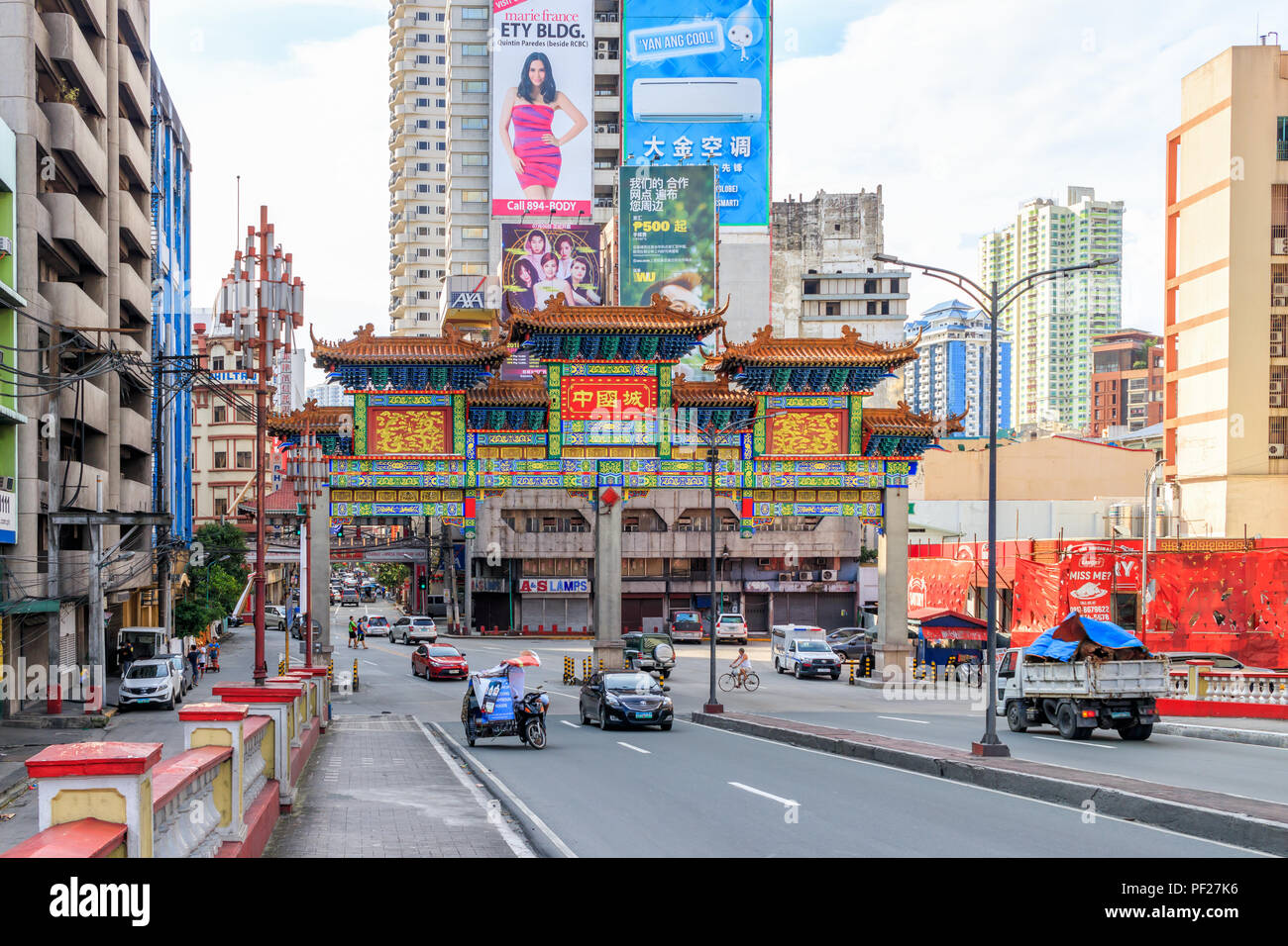 Binondo, Manila, Filippine - 29 Luglio: Chinatown Gate Binondo immissione Foto Stock
