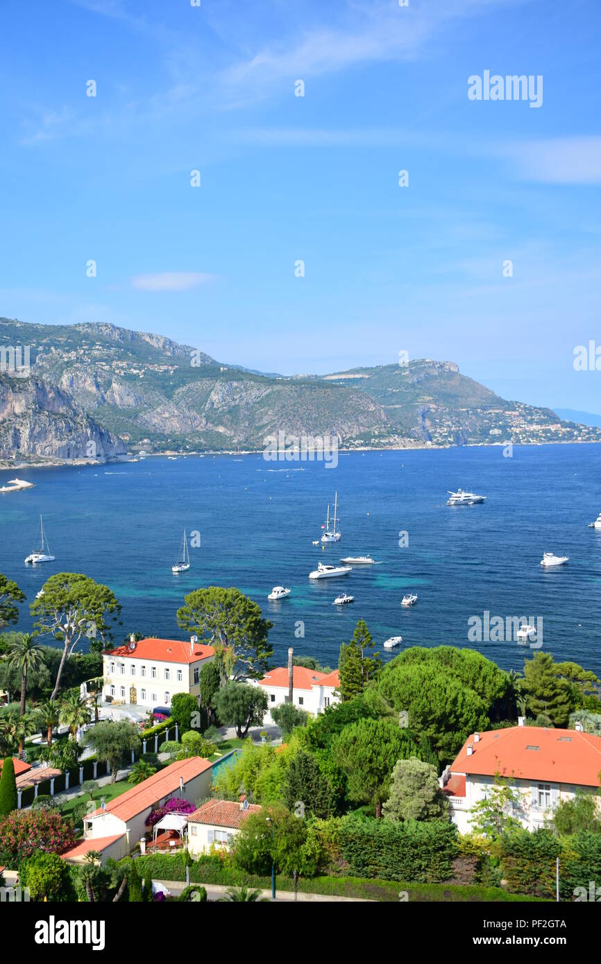 Vedute della costa e architettura di Cap Ferrat sul francese Rviiera Foto Stock