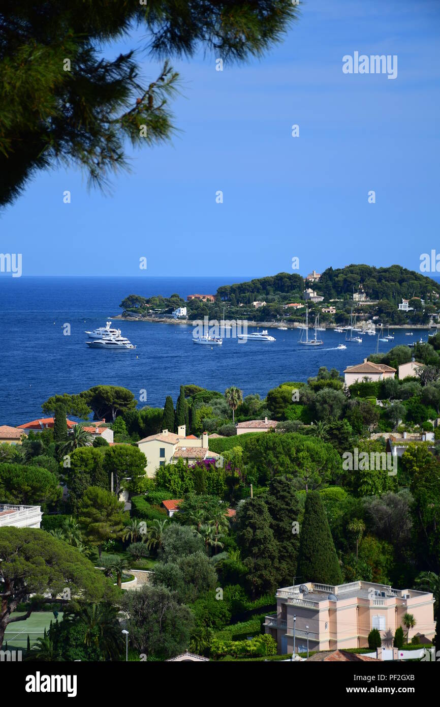 Vedute della costa e architettura di Cap Ferrat sul francese Rviiera Foto Stock