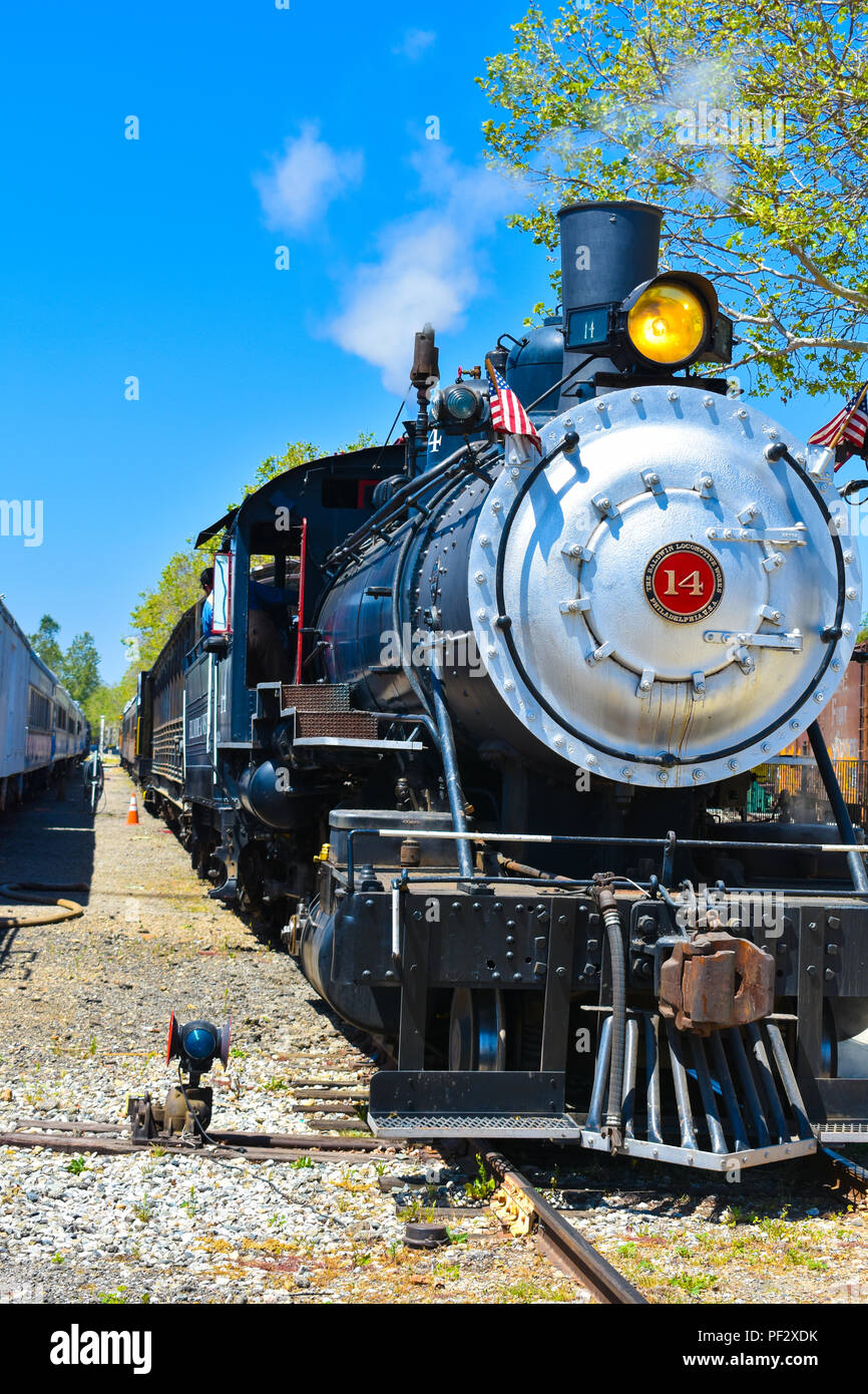 4/28/2018 Fillmore ca. - Steamfest at Fillmore stazione ferroviaria con treni a vapore pronto alla partenza alla stazione. Foto Stock