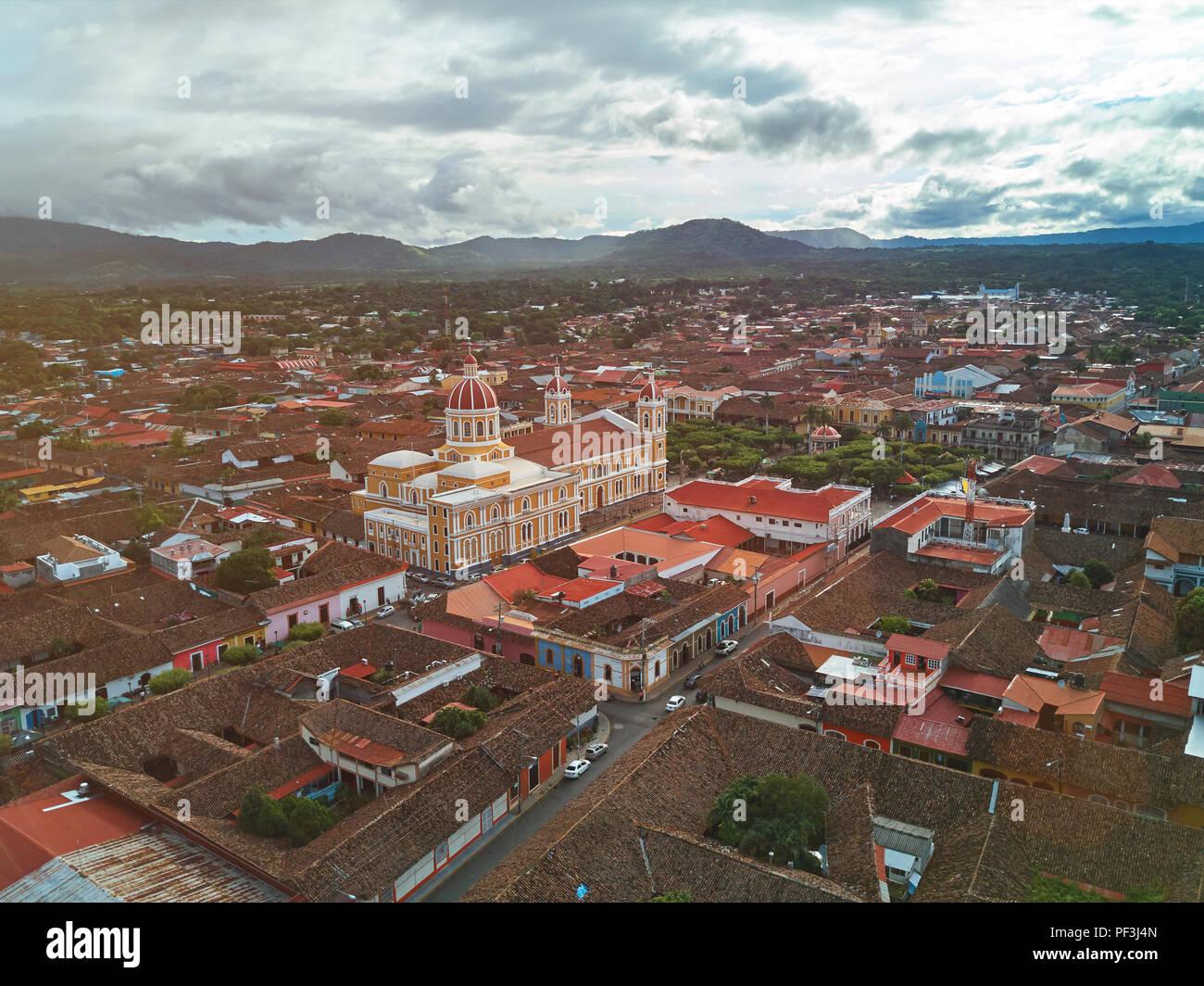 Colorato paesaggio urbano della città di Granada antenna fuco view Foto Stock