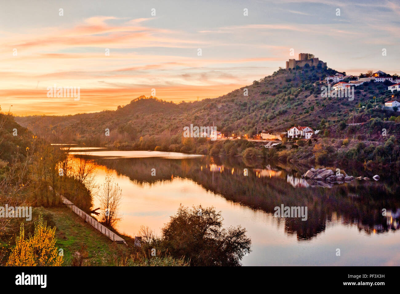 Il Portogallo, ai confini della regione di Alentejo, Beira Baixa, Belver, sul fiume Tejo Foto Stock