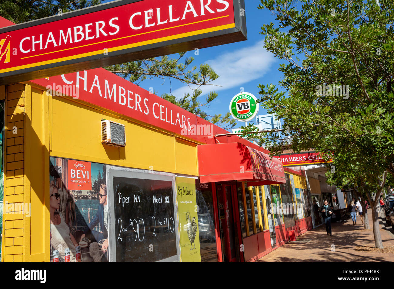 Chambers Cellars, negozio di liquori a Newport Beach a Sydney, New South Wales, Australia, che vende vini, birre e bevande alcoliche Foto Stock