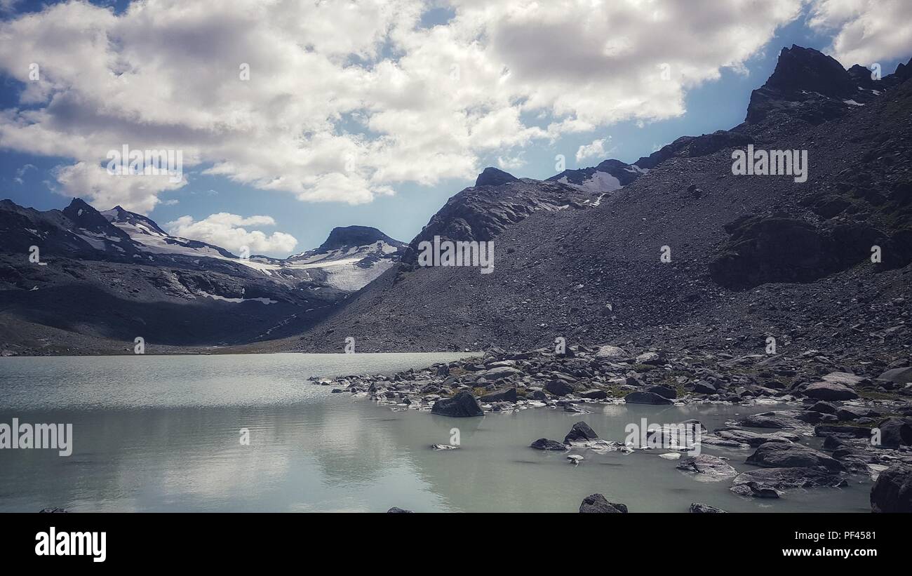 Lago glaciale, Lac du Grand Desert, Svizzera Foto Stock