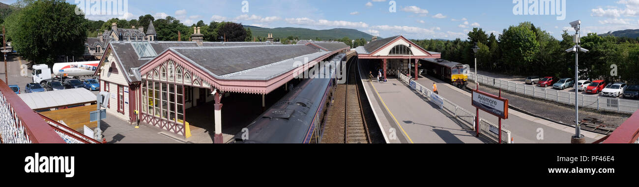 Stazione di Aviemore sull'Altopiano Linea principale della Scozia Foto Stock