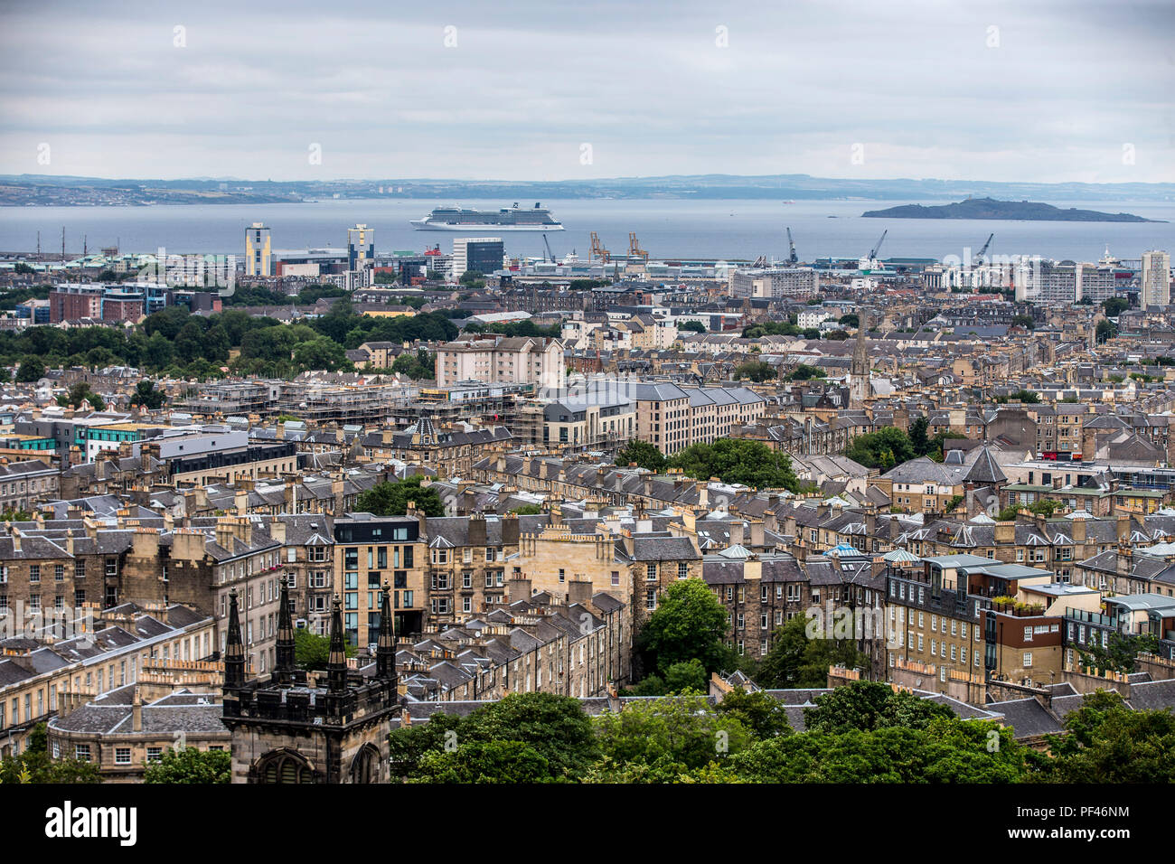 Vista sullo skyline di Edimburgo Foto Stock